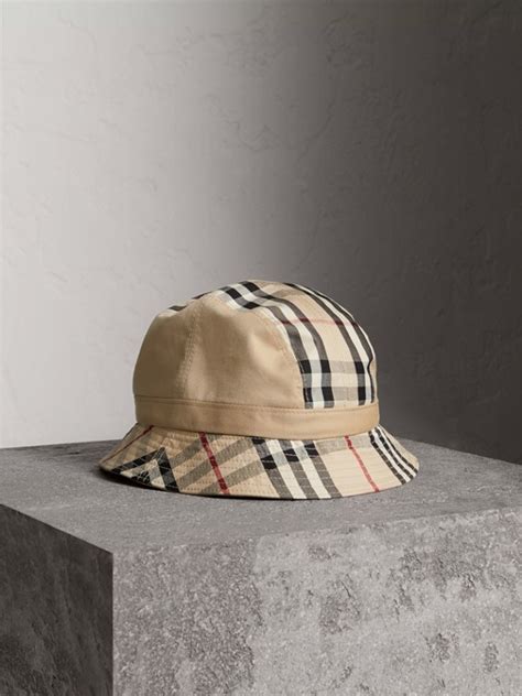 Cappelli da pescatore Burberry da donna 